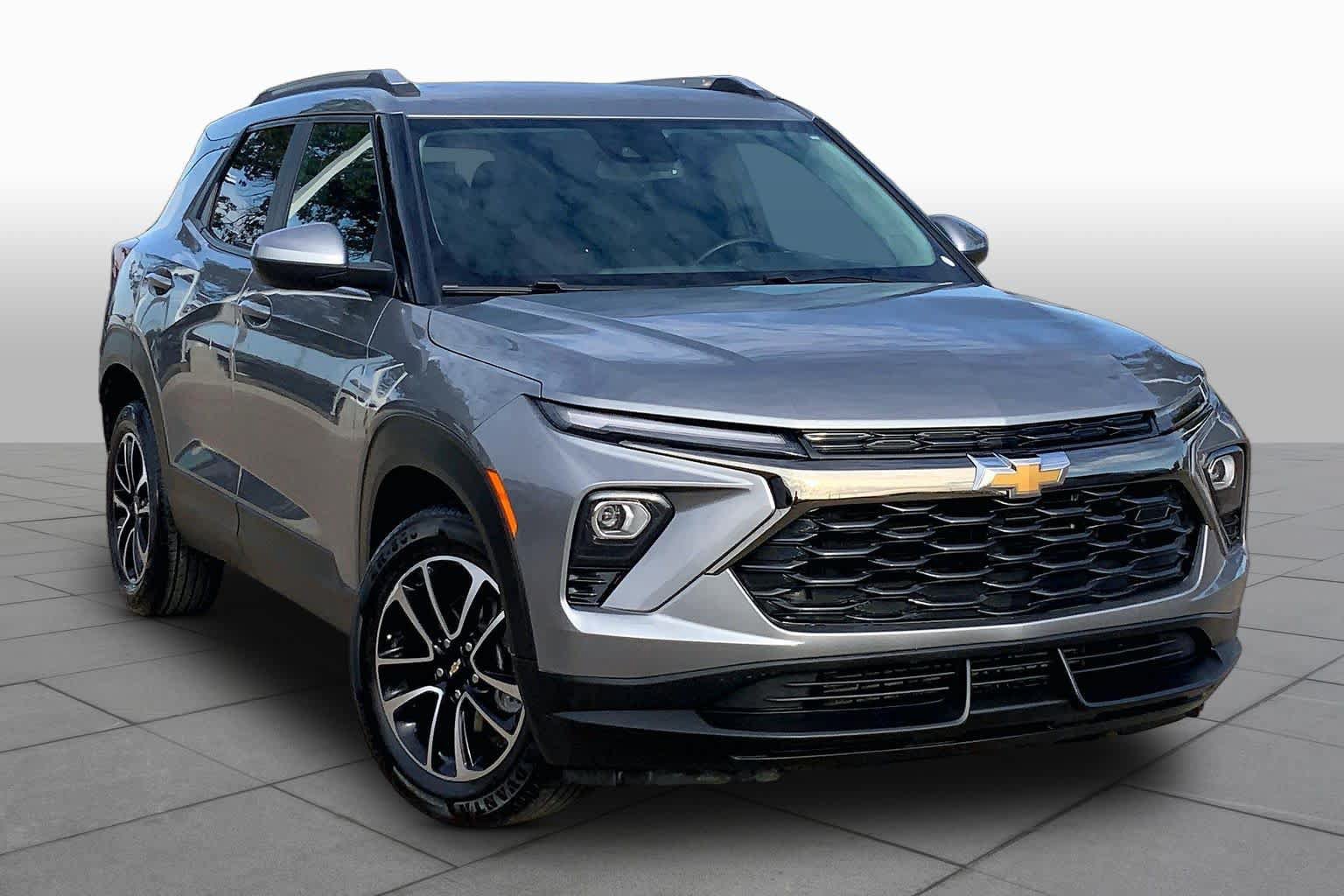 Used 2024 Chevrolet TrailBlazer LT w/ Convenience Package FWD image 3