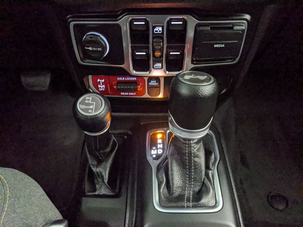 Used 2024 Jeep Wrangler Unlimited Sport AWD/4WD image 9