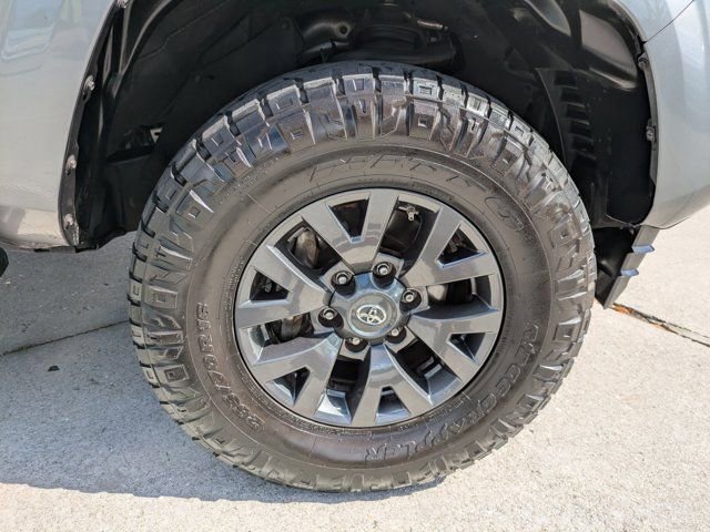 Used 2020 Toyota Tacoma SR w/ SR Convenience Package image 10