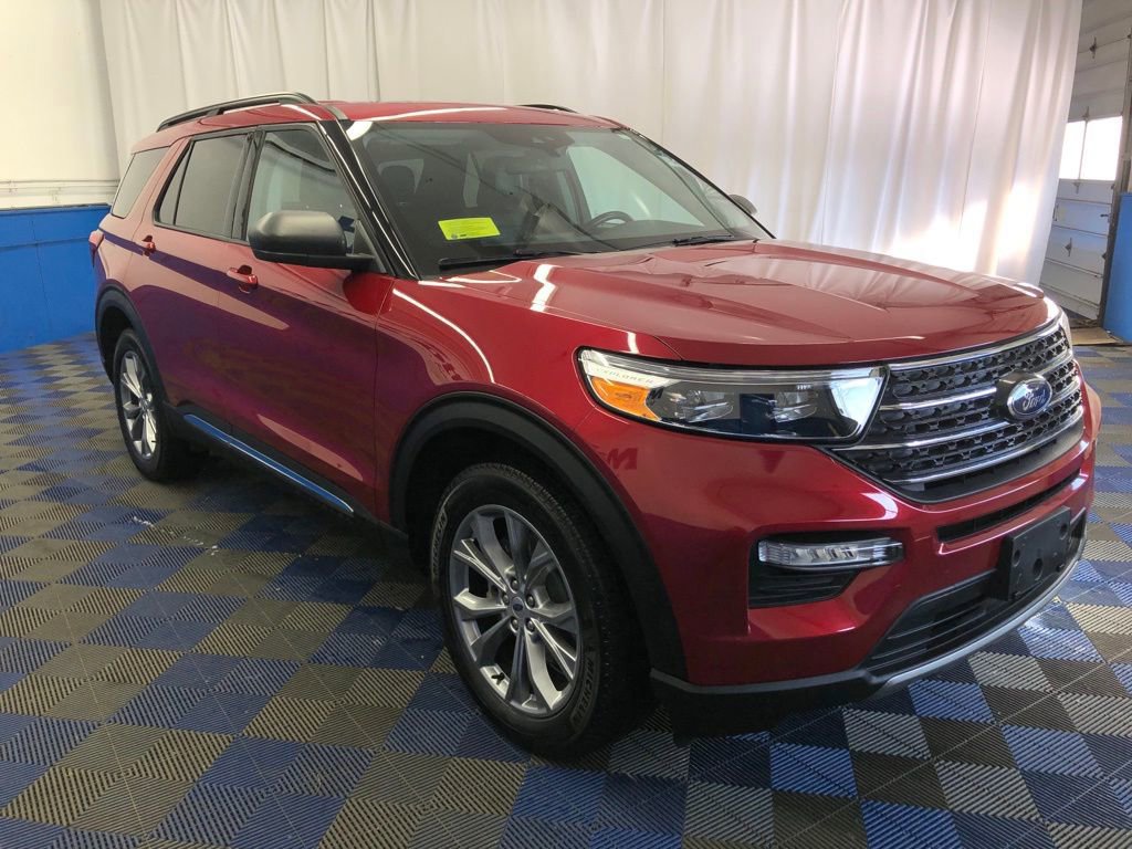 Certified 2022 Ford Explorer XLT w/ Equipment Group 202A image 7