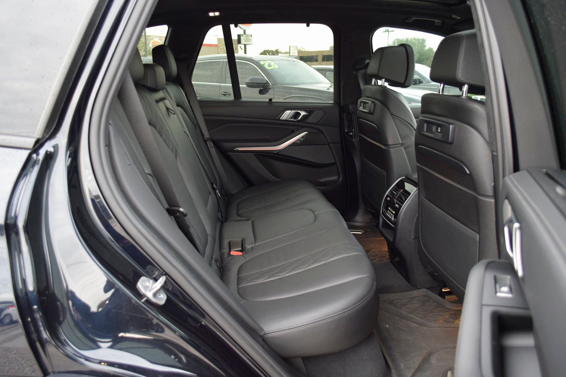 Used 2022 BMW X5 M50i w/ Executive Package image 23