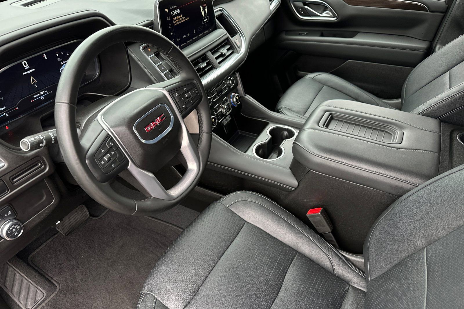 Used 2024 GMC Yukon XL SLE image 10