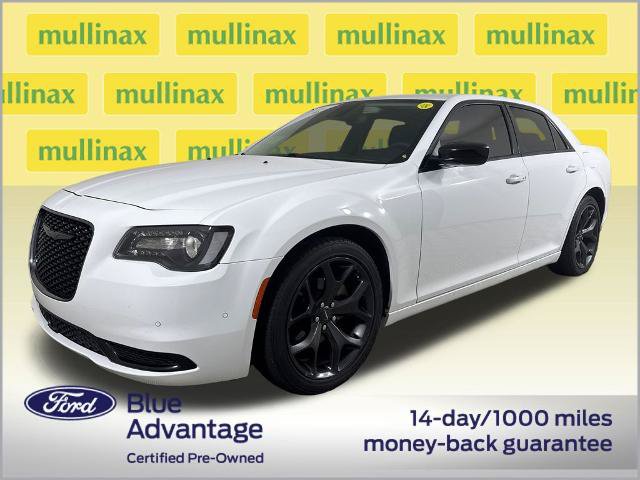 Used 2023 Chrysler 300 Touring w/ Safetytec Plus Group RWD image 14