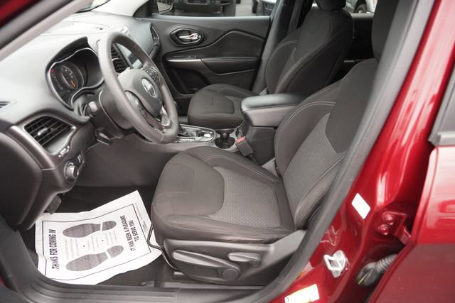 Used 2020 Jeep Cherokee Latitude FWD image 9