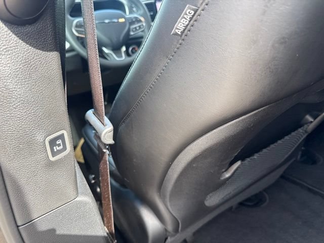 Used 2025 Chrysler Pacifica Select FWD image 41
