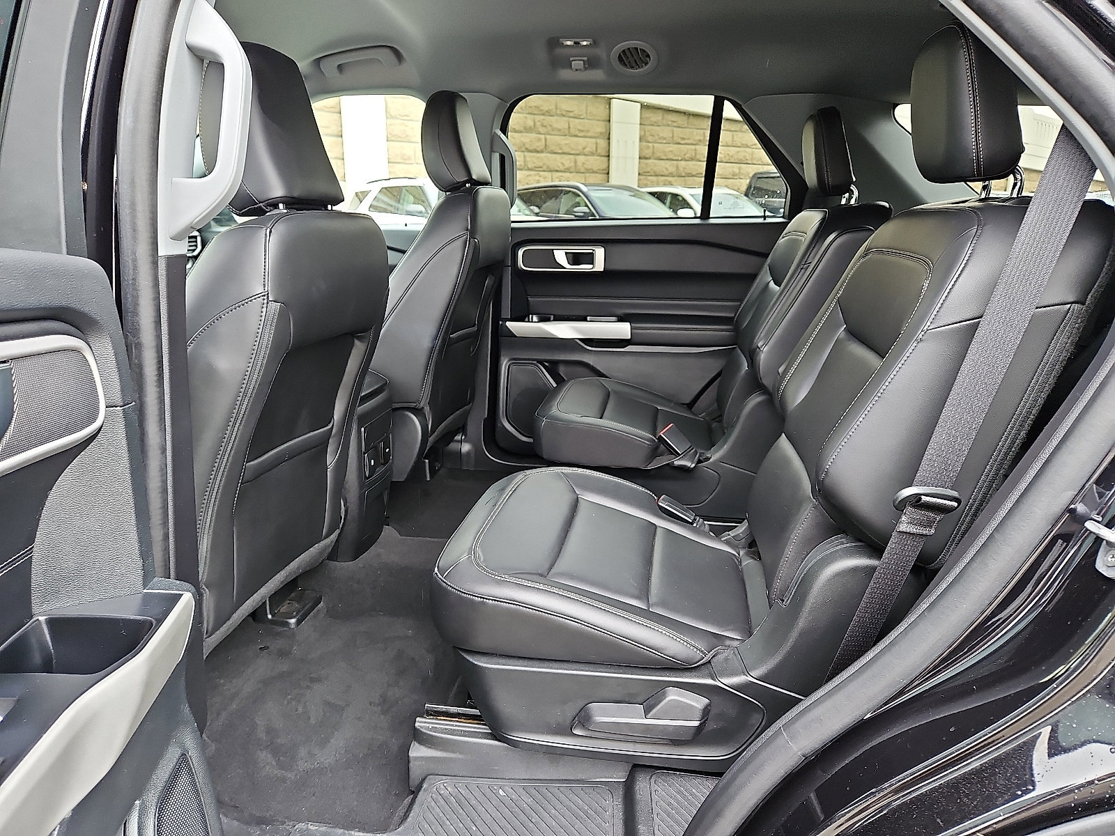 Certified 2022 Ford Explorer XLT w/ Equipment Group 202A image 10