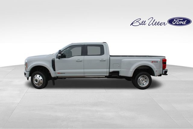 Certified 2025 Ford F450 Platinum w/ FX4 Off-Road Package AWD/4WD image 8