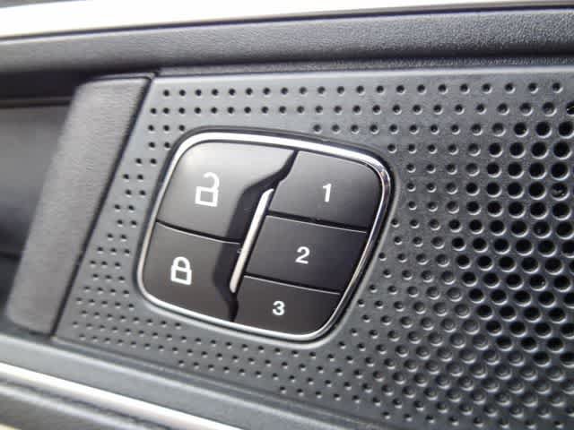 Certified 2024 Ford Edge Titanium AWD/4WD image 18