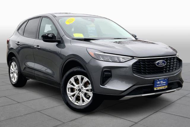 Certified 2025 Ford Escape Active w/ Cold Weather Package image 3