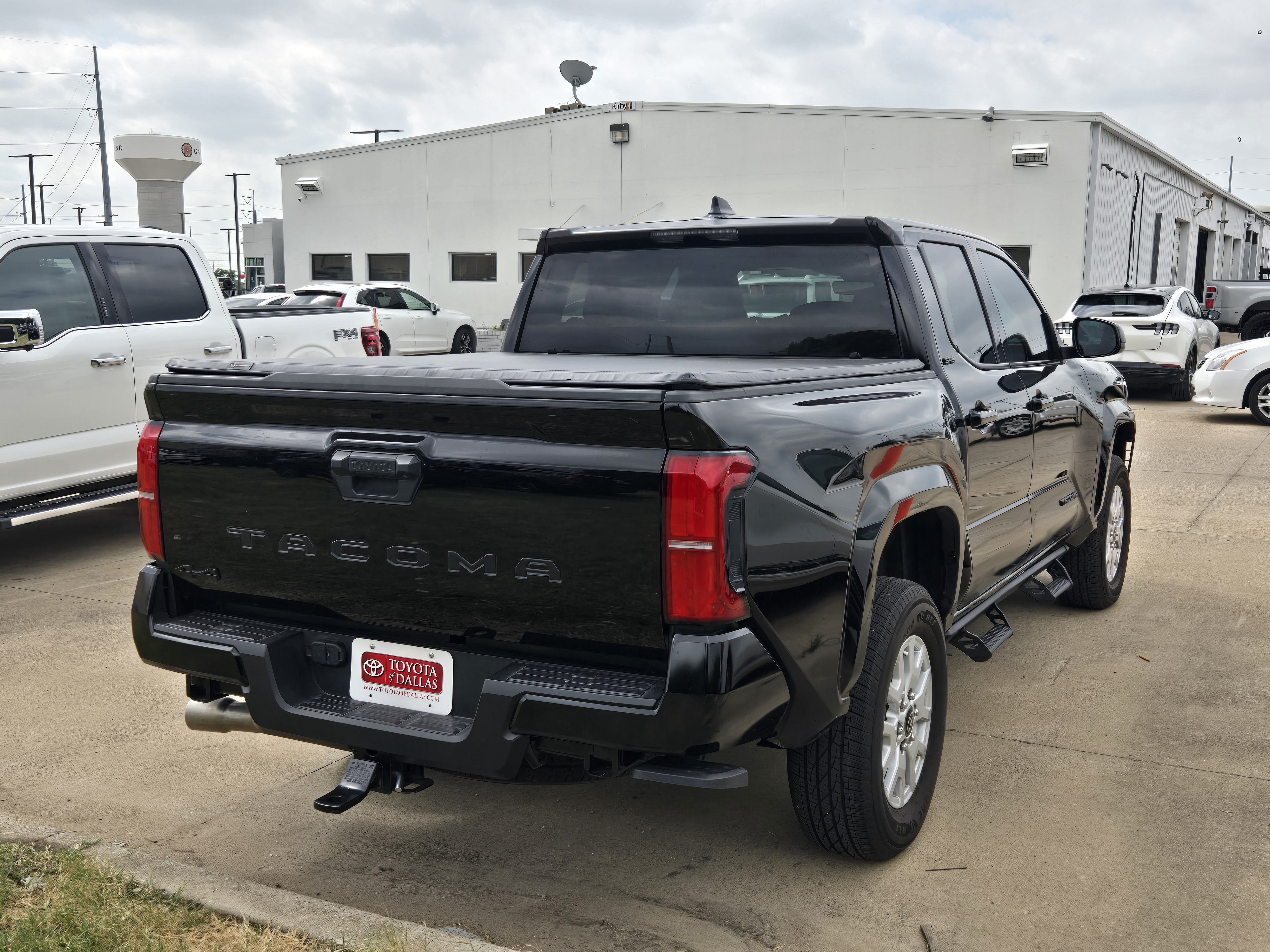 Used 2025 Toyota Tacoma SR5 AWD/4WD image 6