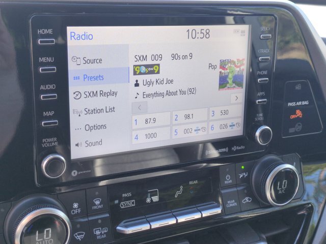Used 2022 Toyota Highlander XLE FWD image 22