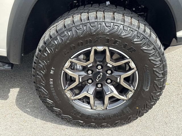 Used 2026 Chevrolet Colorado ZR2 w/ Technology Package AWD/4WD image 9