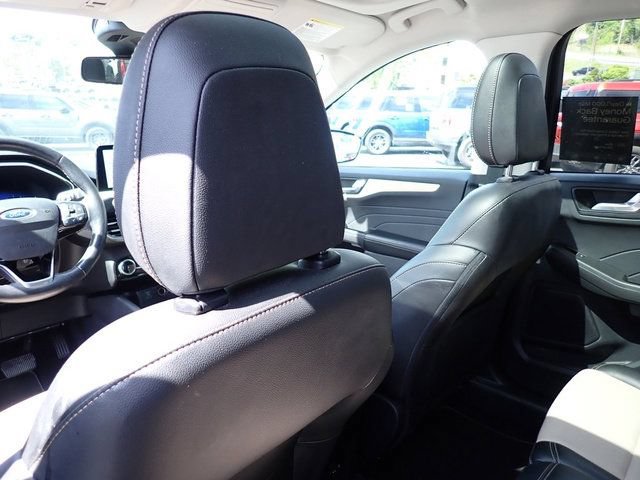 Certified 2022 Ford Escape Titanium w/ Titanium Elite Package AWD/4WD image 19
