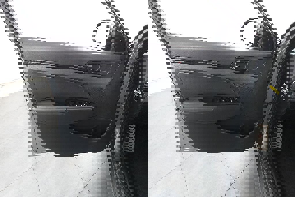 Used 2018 Hyundai Elantra Sport image 7