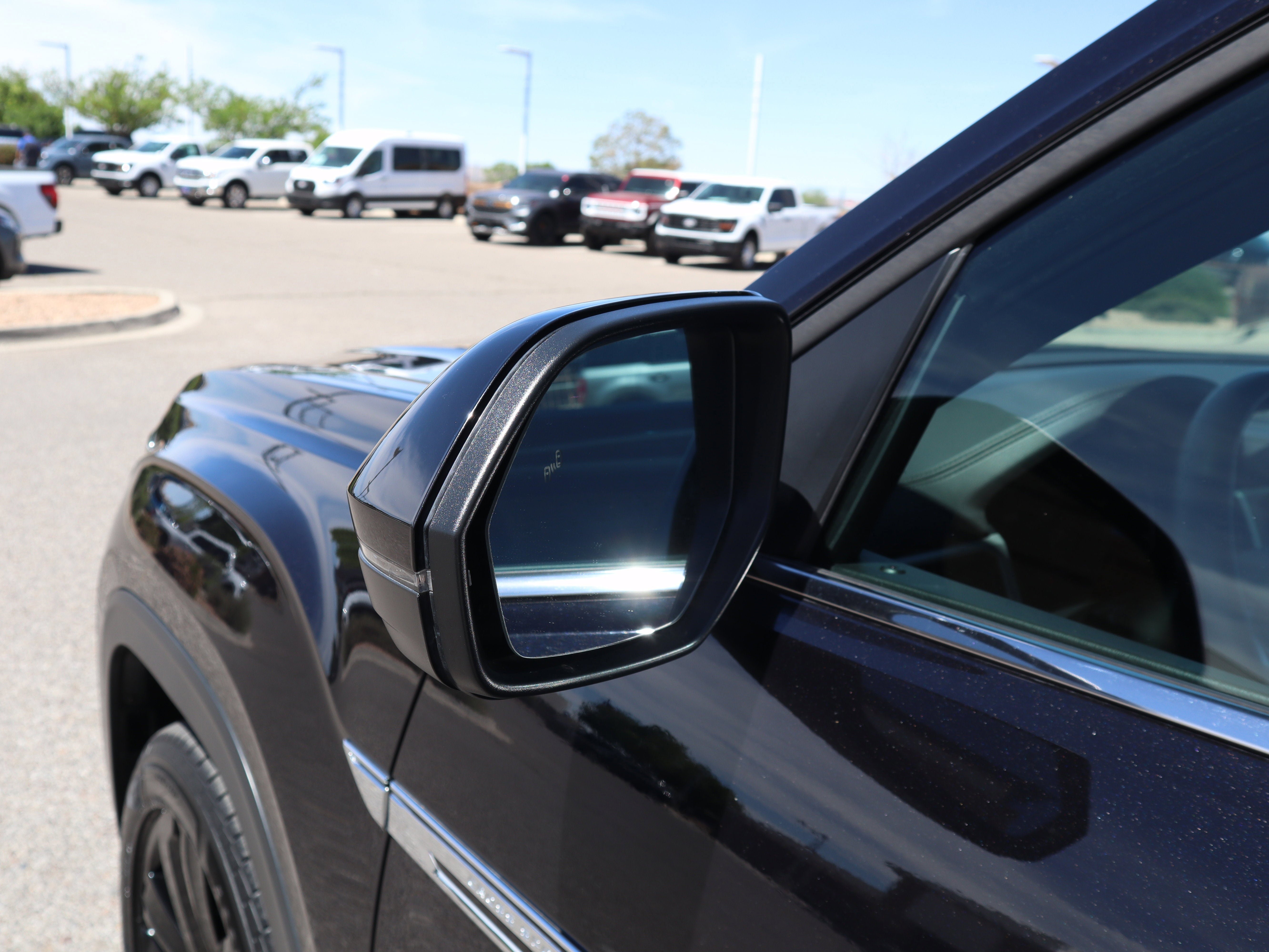 Used 2022 Volkswagen Atlas Cross Sport SE AWD/4WD image 17