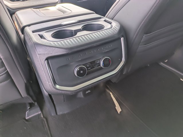 Certified 2025 Ford Expedition Active image 34