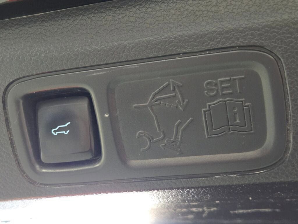 Certified 2022 Ford Expedition Limited image 23