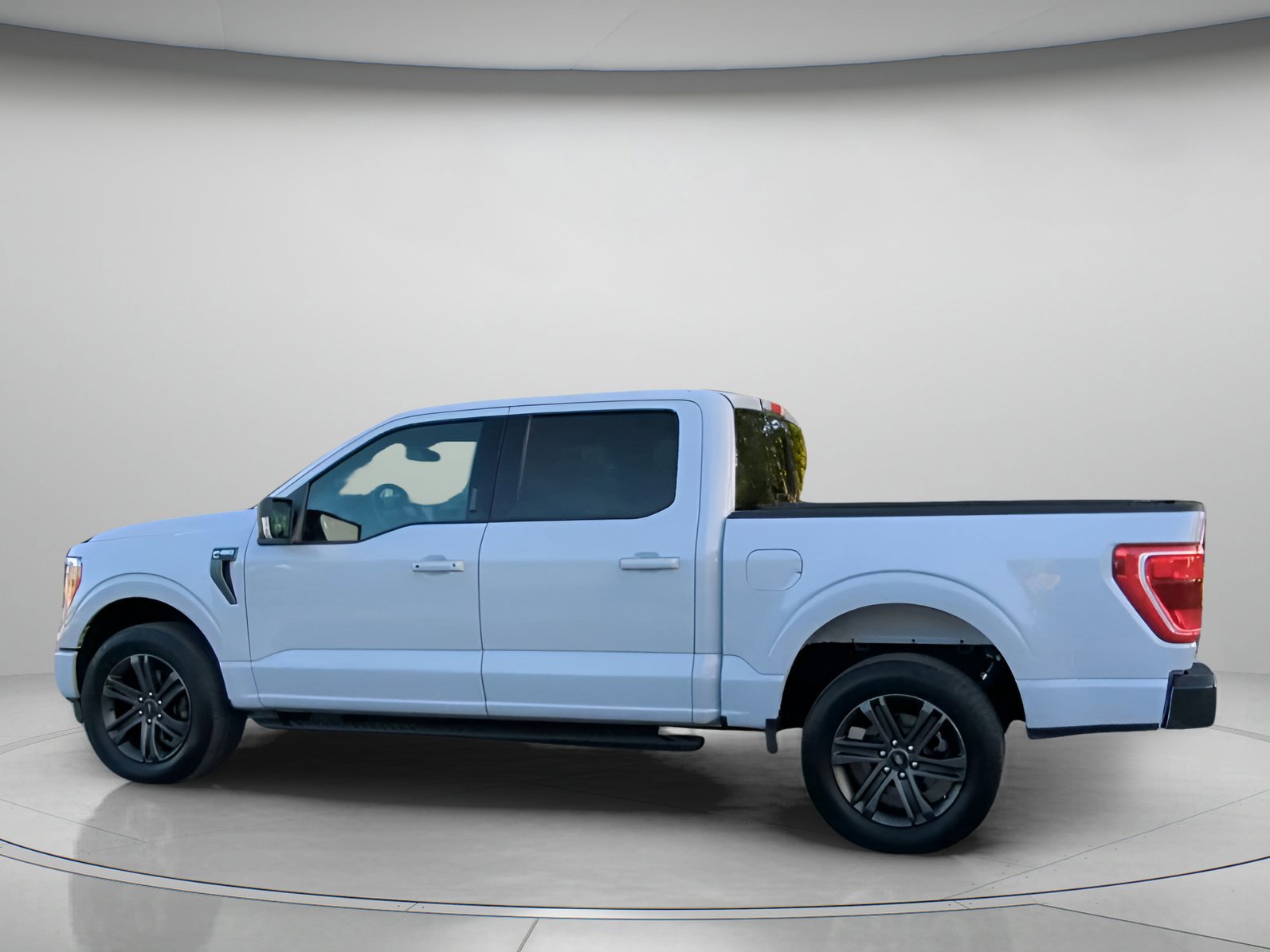 Certified 2022 Ford F150 XLT w/ Equipment Group 302A High image 10