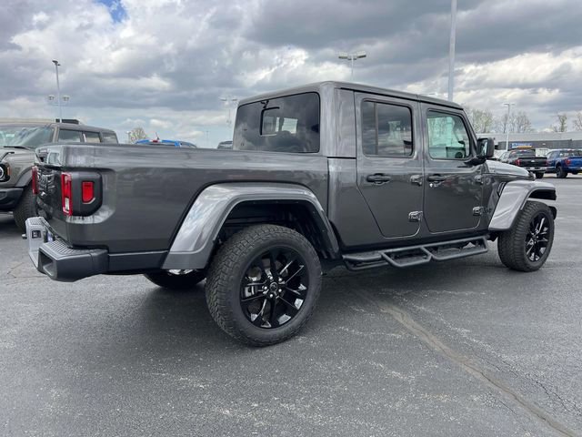 Used 2025 Jeep Gladiator Sport AWD/4WD image 3