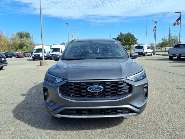 Certified 2024 Ford Escape ST-Line Select w/ Tech Pack #1 AWD/4WD image 2
