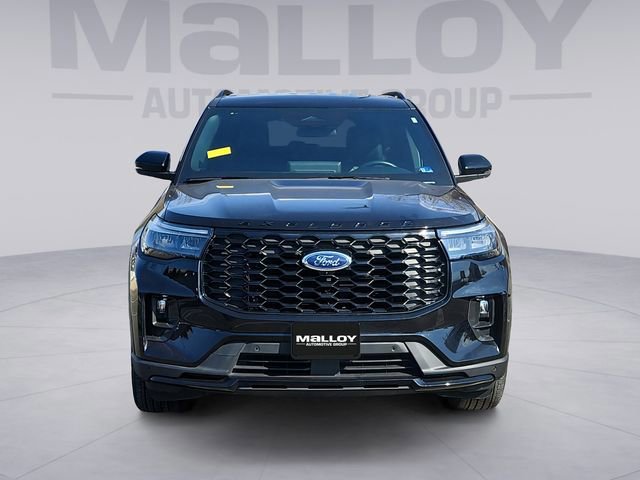 Certified 2025 Ford Explorer ST-Line image 9
