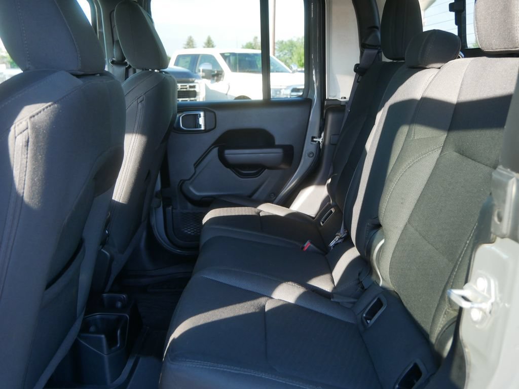 Used 2021 Jeep Gladiator Sport AWD/4WD image 16