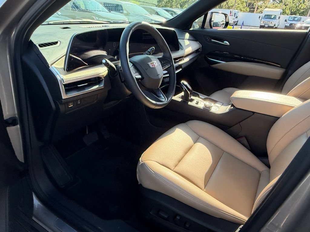 Used 2024 Cadillac XT4 Luxury FWD image 12