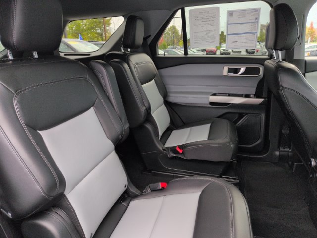 Certified 2023 Ford Explorer XLT w/ Equipment Group 202A AWD/4WD image 17