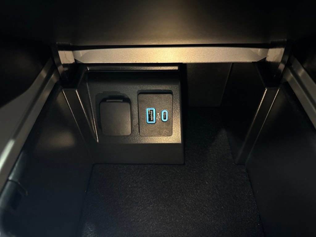 Certified 2021 Ford Explorer Limited w/ Equipment Group 301A image 29