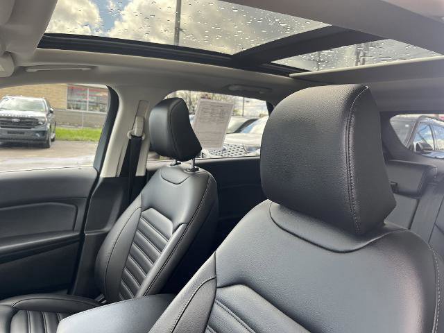 Certified 2024 Ford Edge SEL w/ Convenience Package AWD/4WD image 5