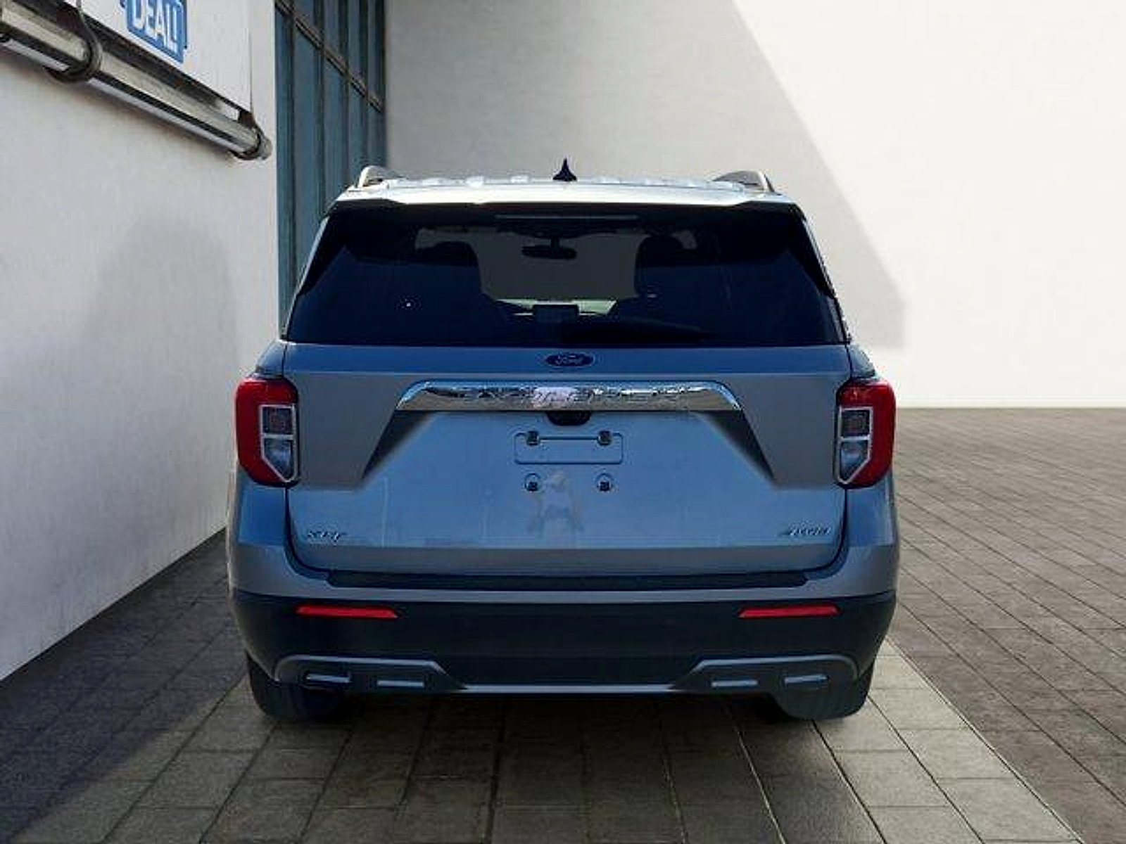 Certified 2023 Ford Explorer XLT w/ Equipment Group 202A AWD/4WD image 4