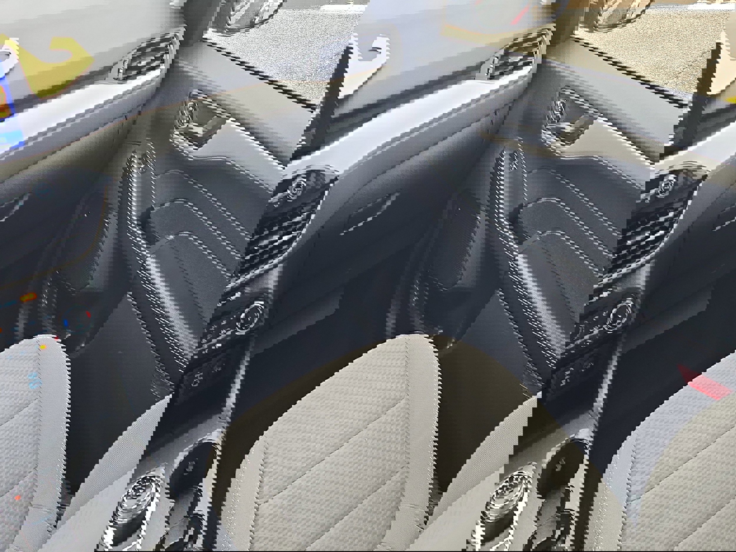 Certified 2022 Ford Escape SE w/ SE Sport Appearance Package image 19