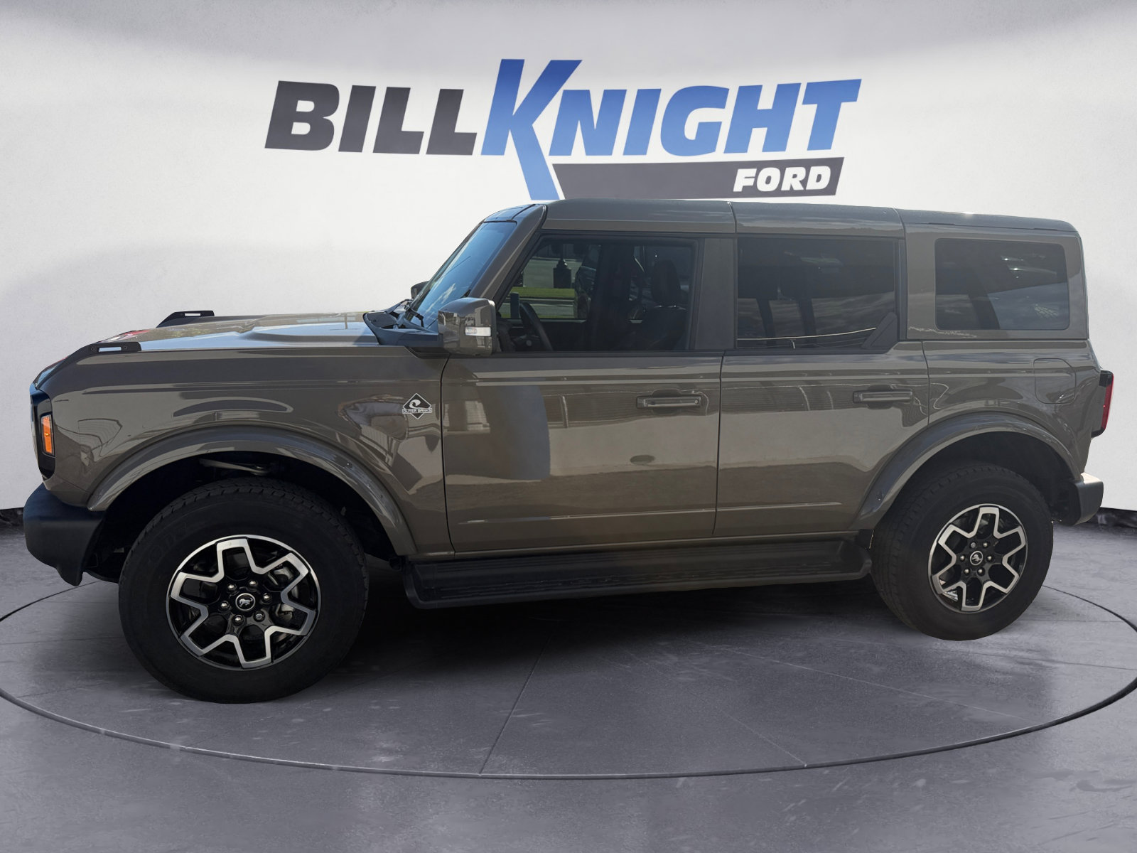 Certified 2025 Ford Bronco Outer Banks AWD/4WD image 2