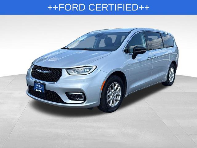 Used 2024 Chrysler Pacifica Touring-L FWD image 1