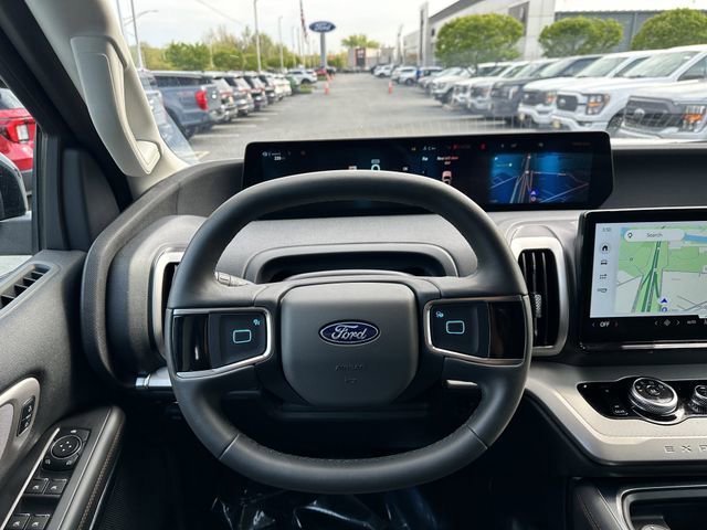 Certified 2025 Ford Expedition Active AWD/4WD image 15