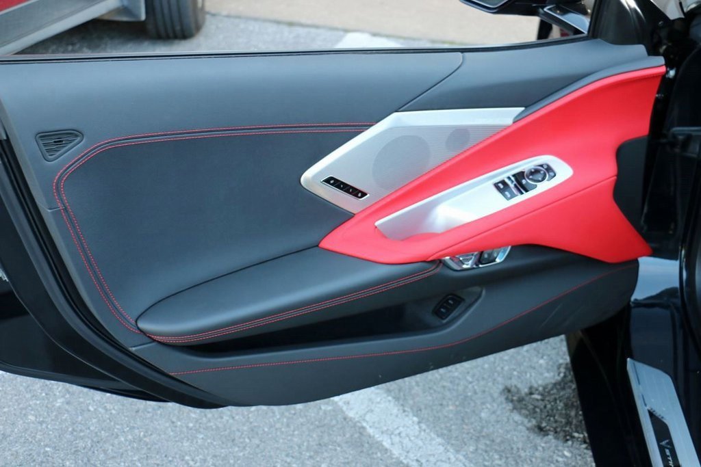 Used 2024 Chevrolet Corvette Stingray Preferred Cpe w/ 2LT image 17