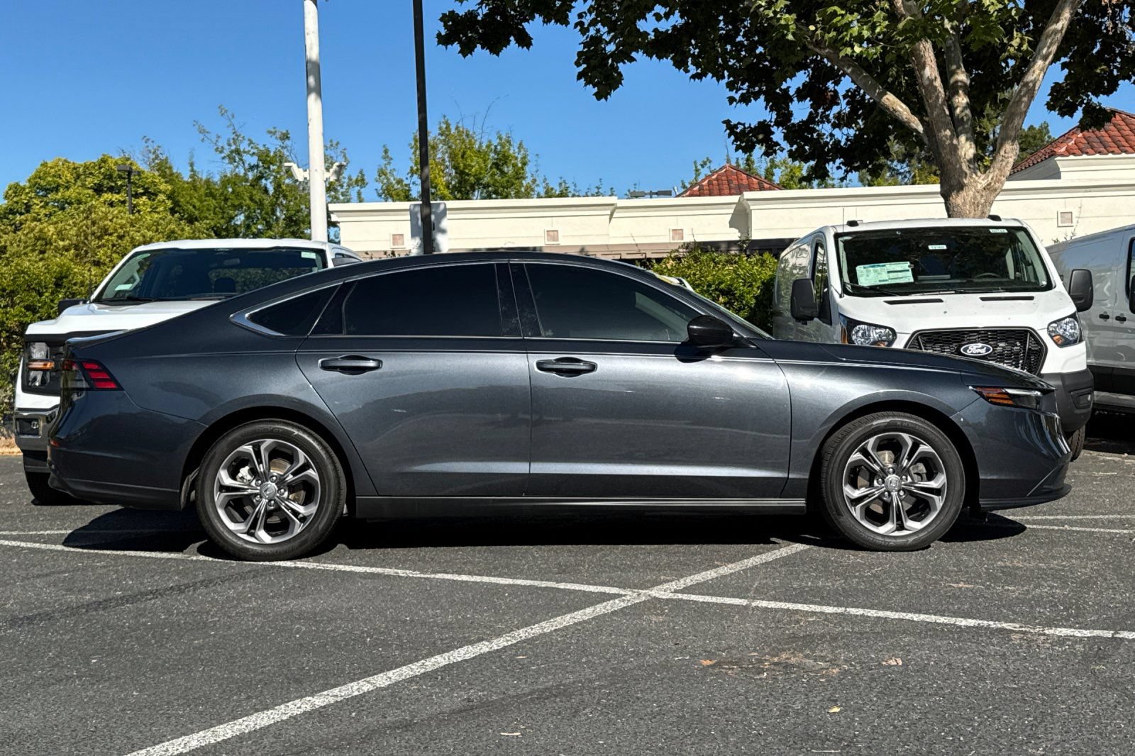 Used 2023 Honda Accord EX image 3