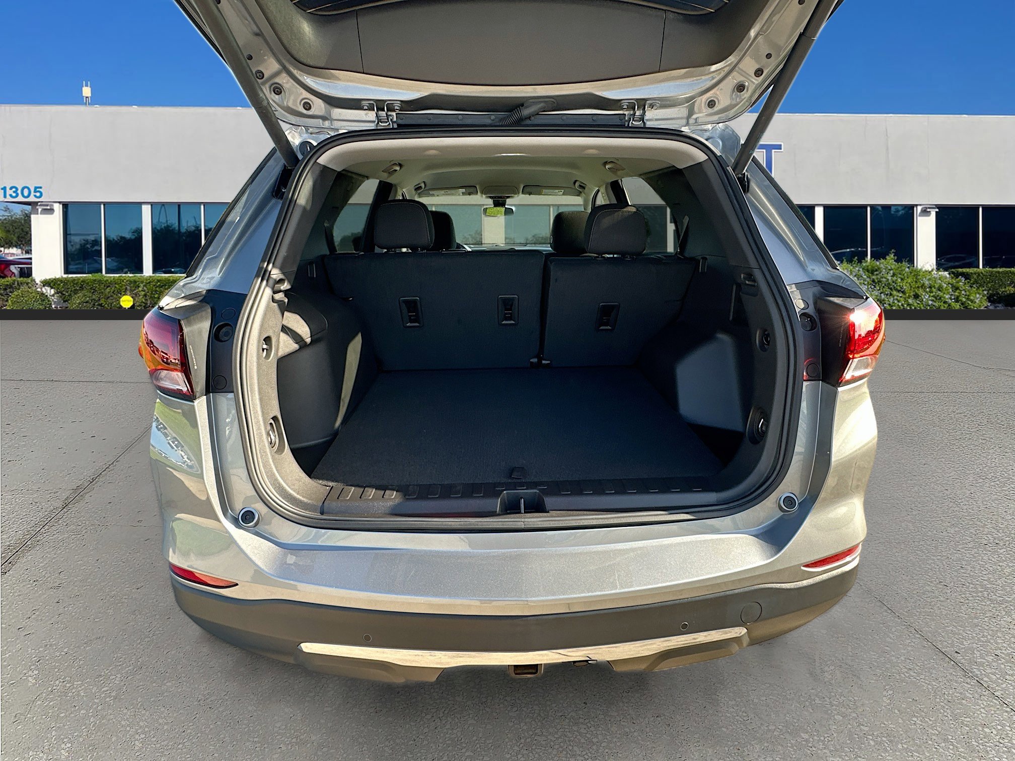 Used 2024 Chevrolet Equinox LT image 24