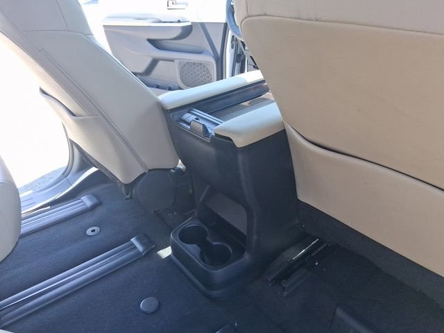Used 2023 Toyota Sienna XLE FWD image 25