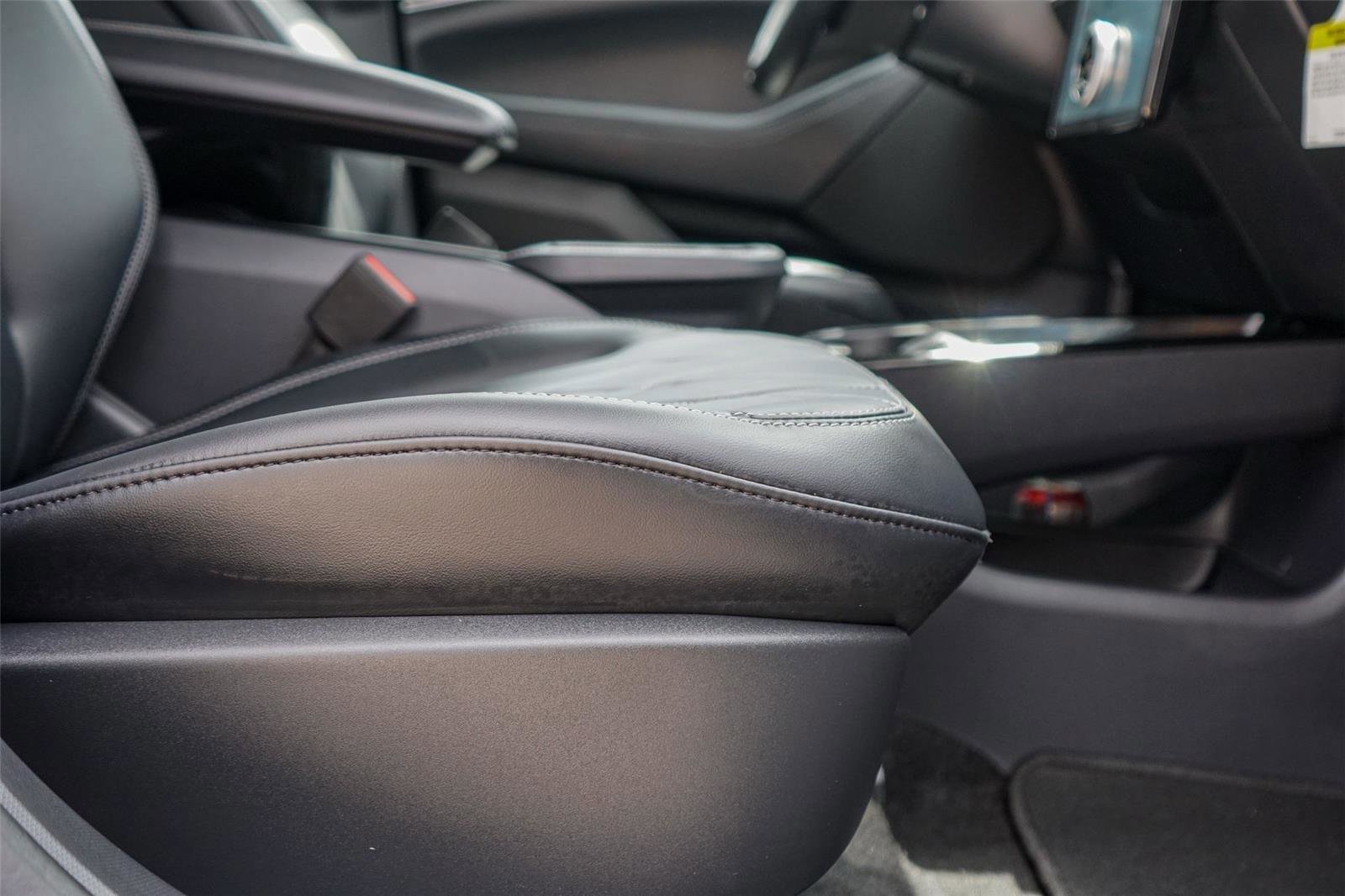 Certified 2025 Ford Mustang Mach-E Select image 29