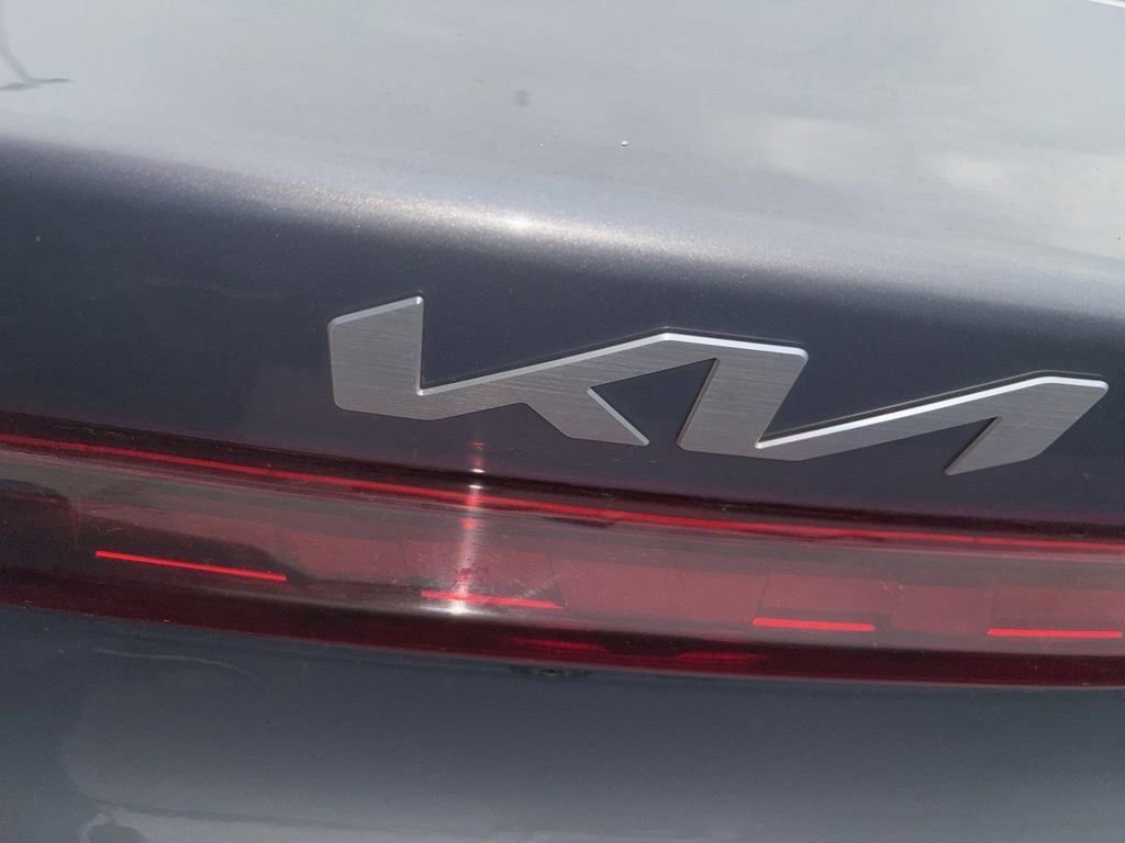 Used 2022 Kia K5 LXS image 10