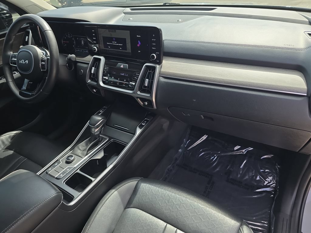 Used 2022 Kia Sorento S AWD/4WD image 11