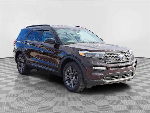 Certified 2023 Ford Explorer XLT w/ Equipment Group 202A image 7