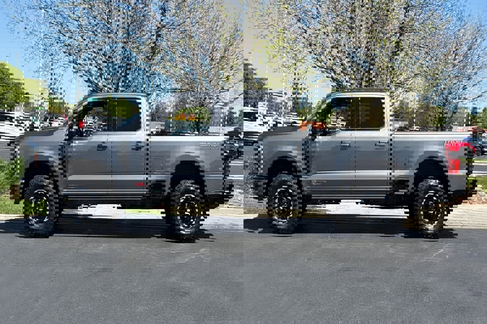 Certified 2025 Ford F350 Platinum w/ Tremor Off-Road Package image 5
