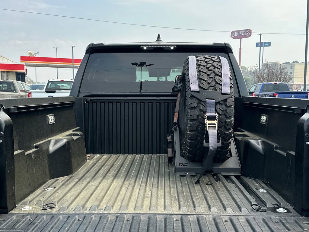 Used 2025 Toyota Tacoma SR RWD image 18