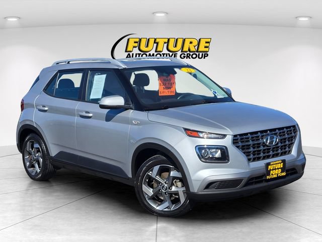 Used 2022 Hyundai Venue SEL FWD image 1