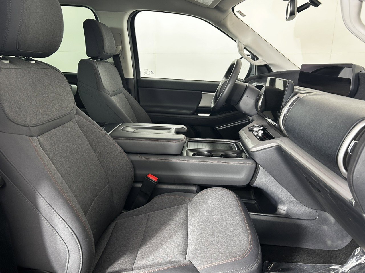 Certified 2025 Ford Expedition Active AWD/4WD image 10