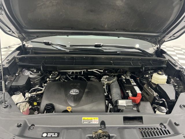 Used 2022 Toyota Highlander XLE FWD image 27