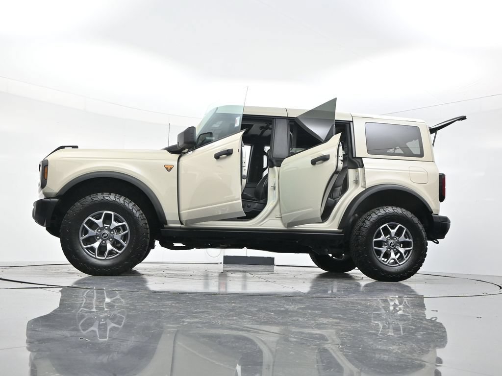 Certified 2025 Ford Bronco Badlands AWD/4WD image 59