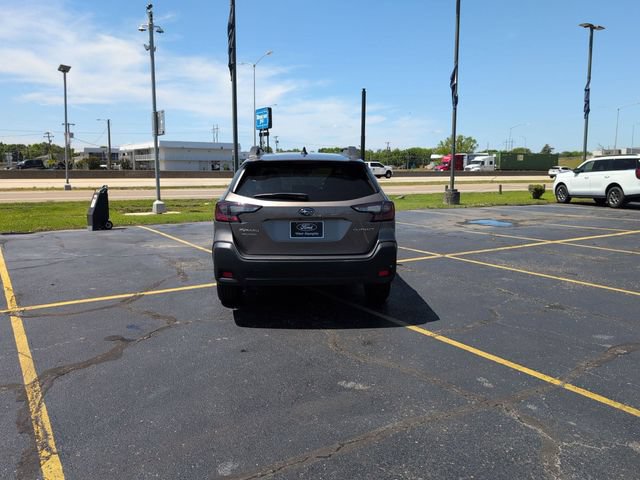 Used 2024 Subaru Outback Premium AWD/4WD image 6